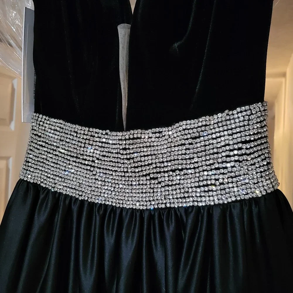 Jovani Satin Velvet Satin Gown Size 00 - Picture 6 of 10